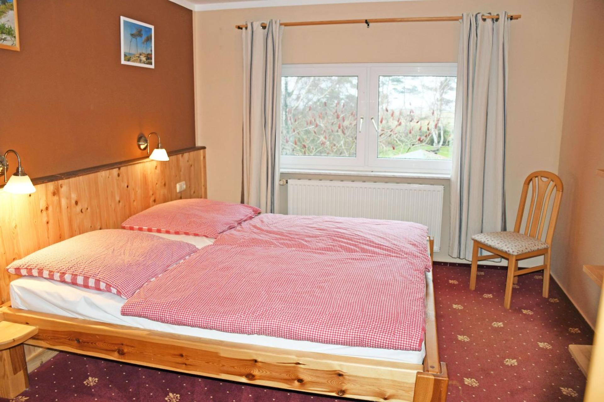 One-Bedroom Apartment with Balcony