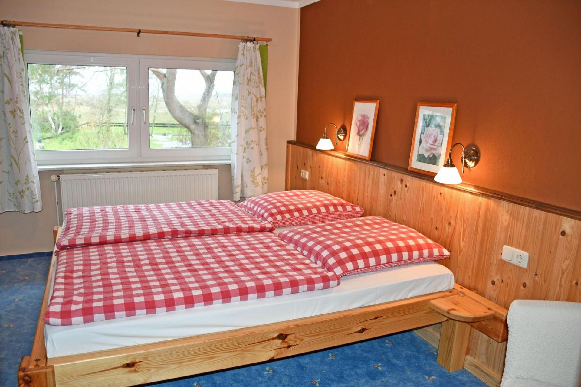 One-Bedroom Apartment with Shower