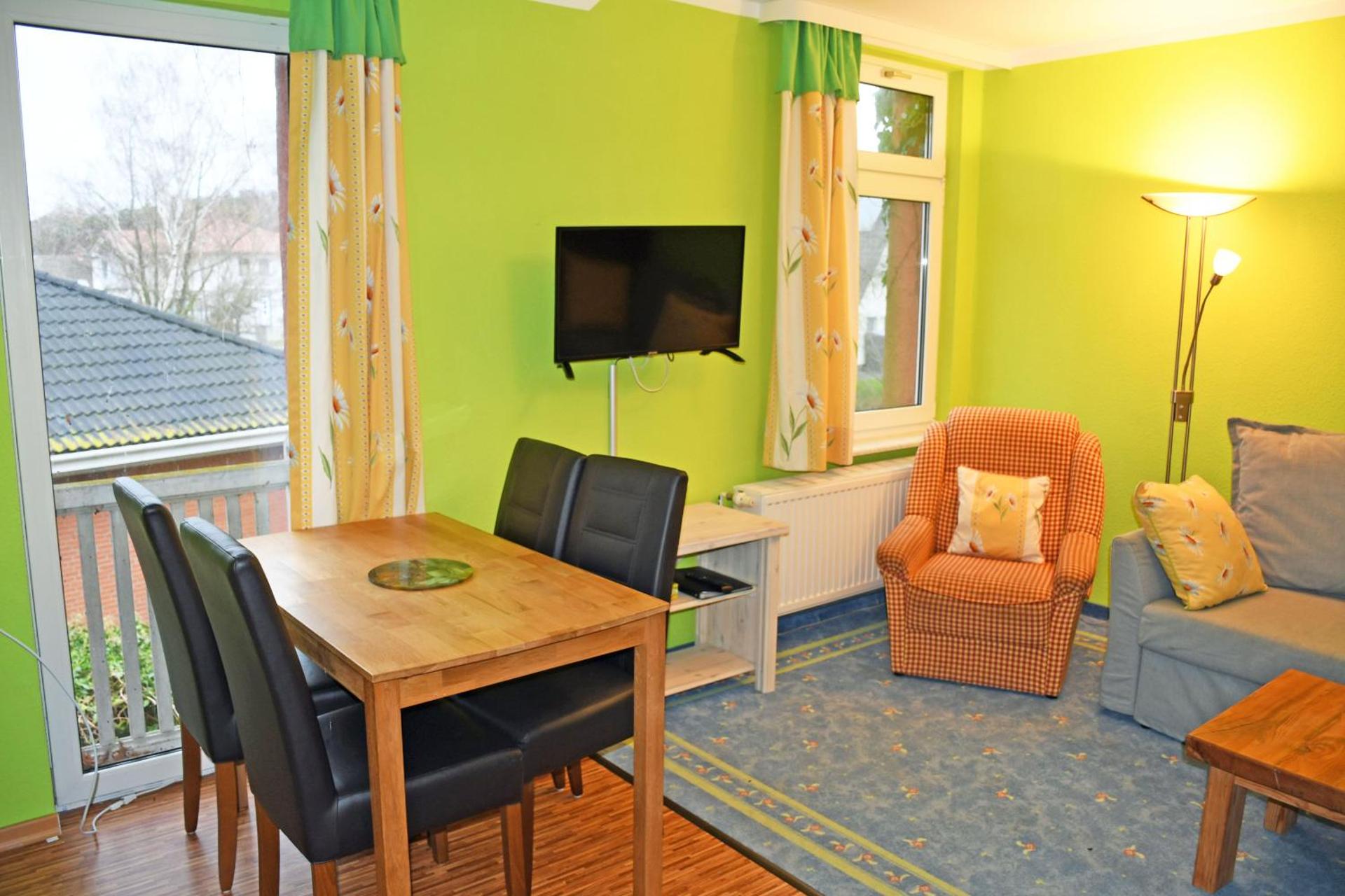 One-Bedroom Apartment with Shower