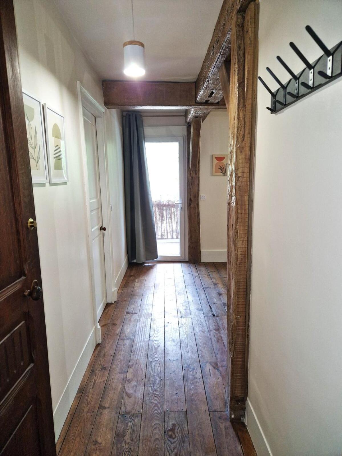 Charmant T2 avec Loggia vue montagne