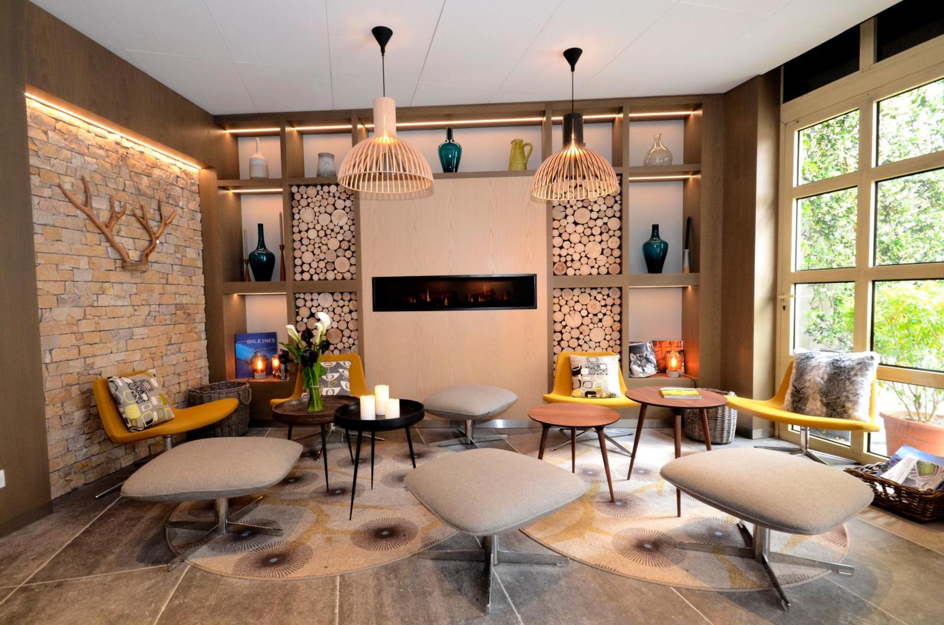 Communal lounge/ TV room