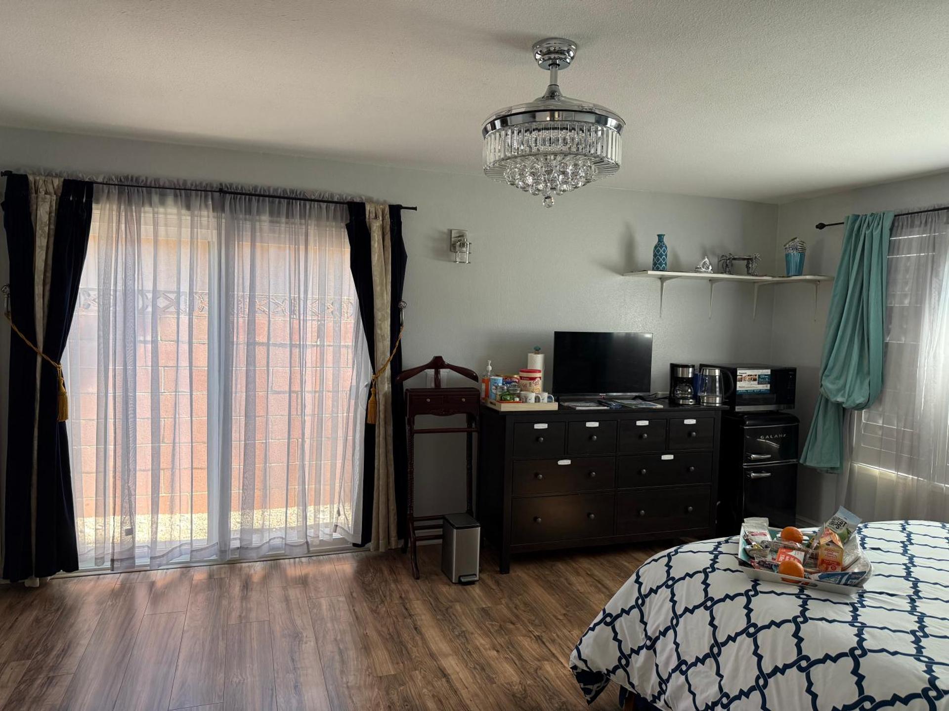 Romantic Coastal Private Room