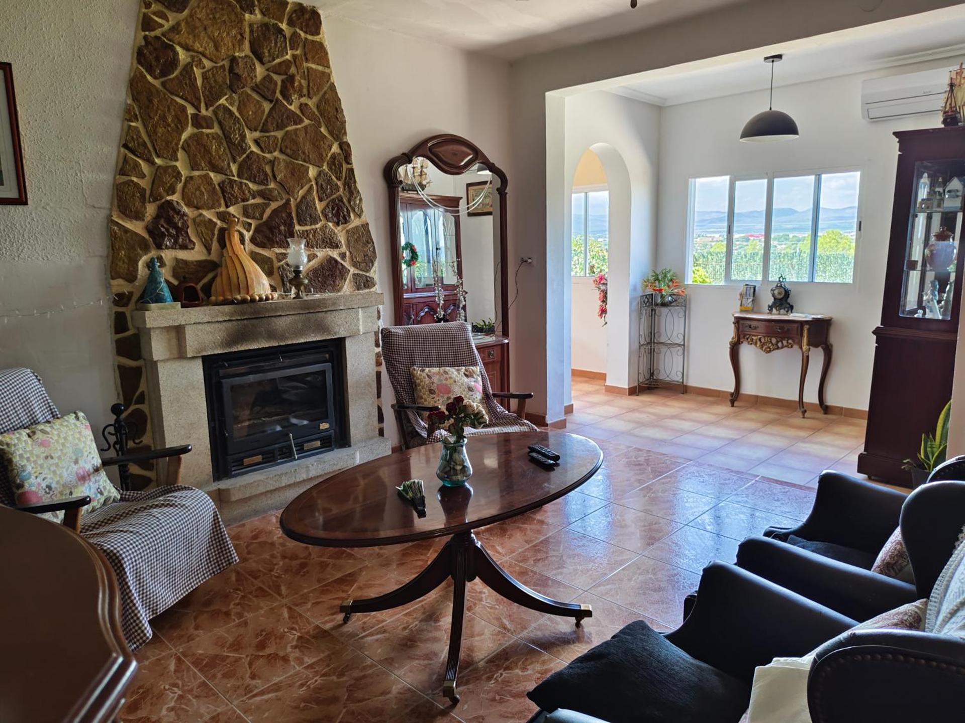 Buenas vistas y privacidad, tranquila y fresca villa en el bosque de Valencia con una magnífica piscina de 80m2