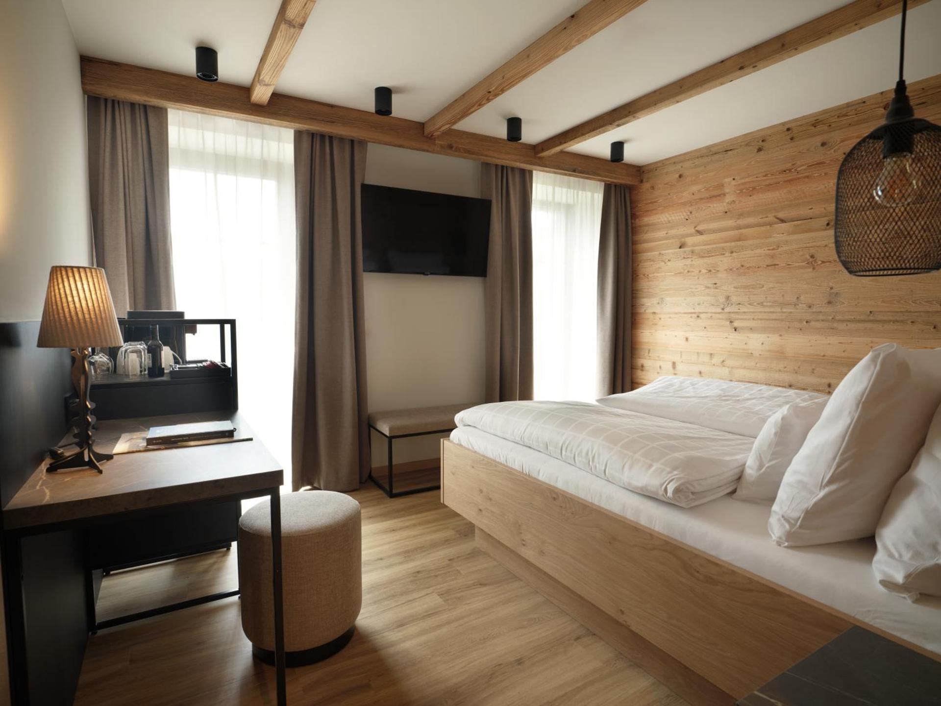 Deluxe Double Room with Balcony - Annex