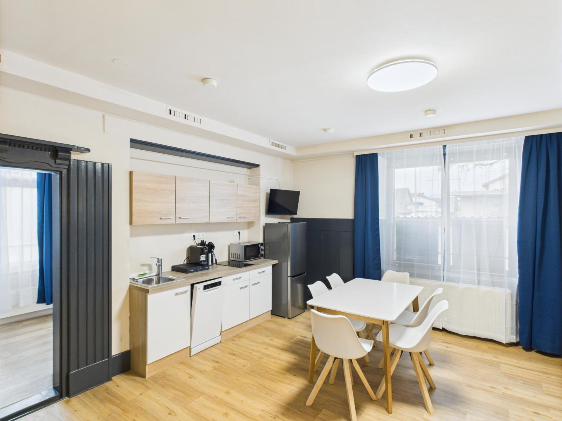 CROWN LIVING Villa Blumenau Studios, SmartTV, Parkplatz