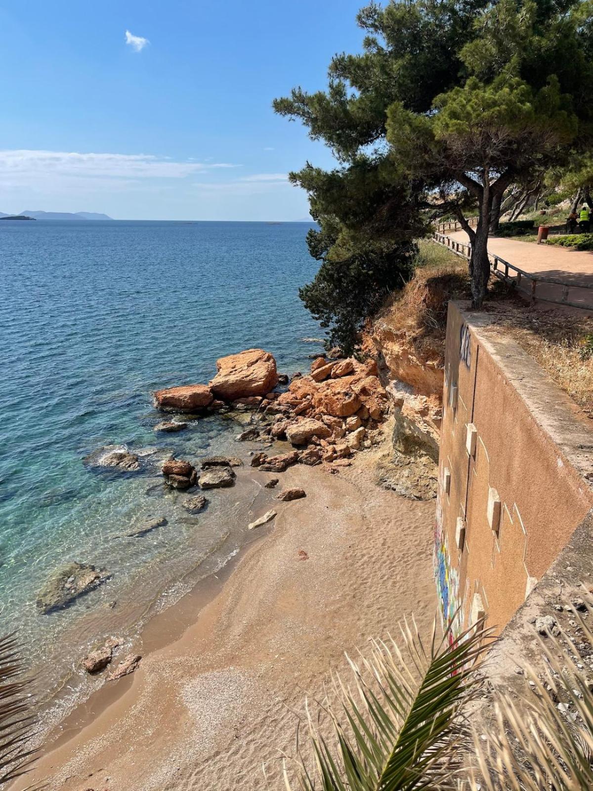 Varkiza Beach Entire Apartment