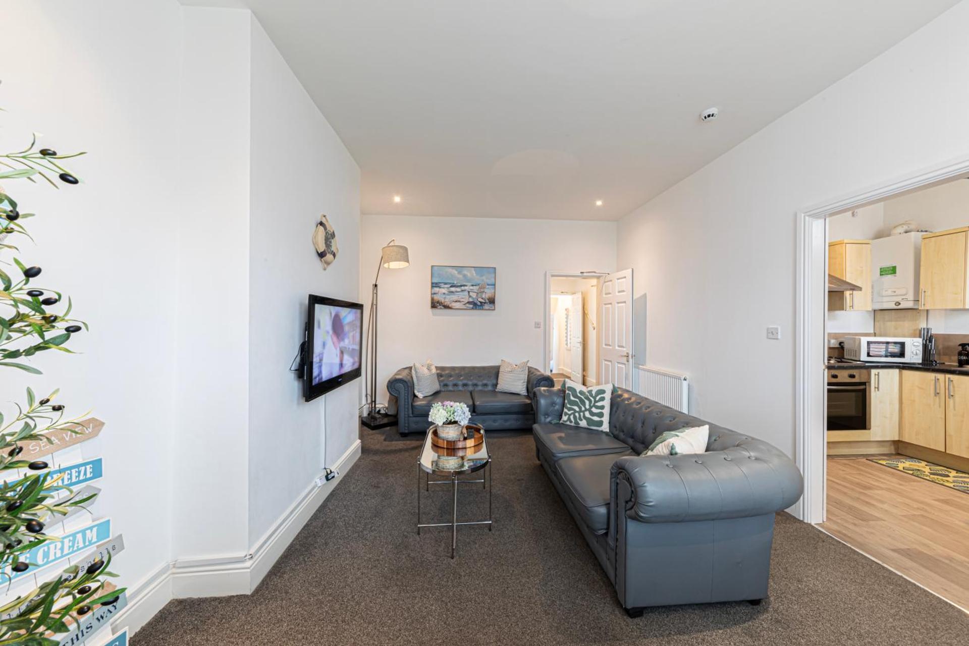 Communal lounge/ TV room