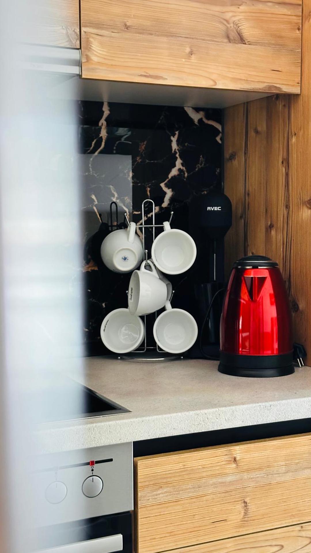 Black Flox AparTment