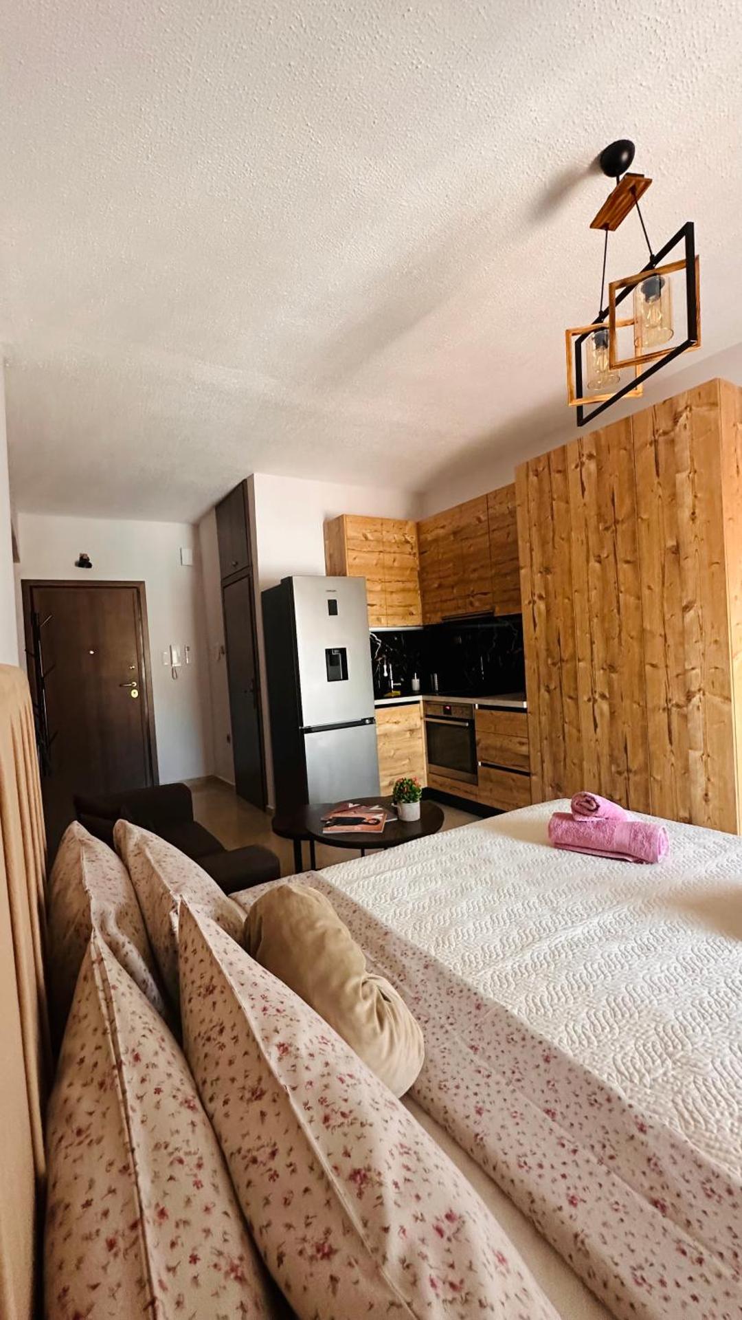 Black Flox AparTment