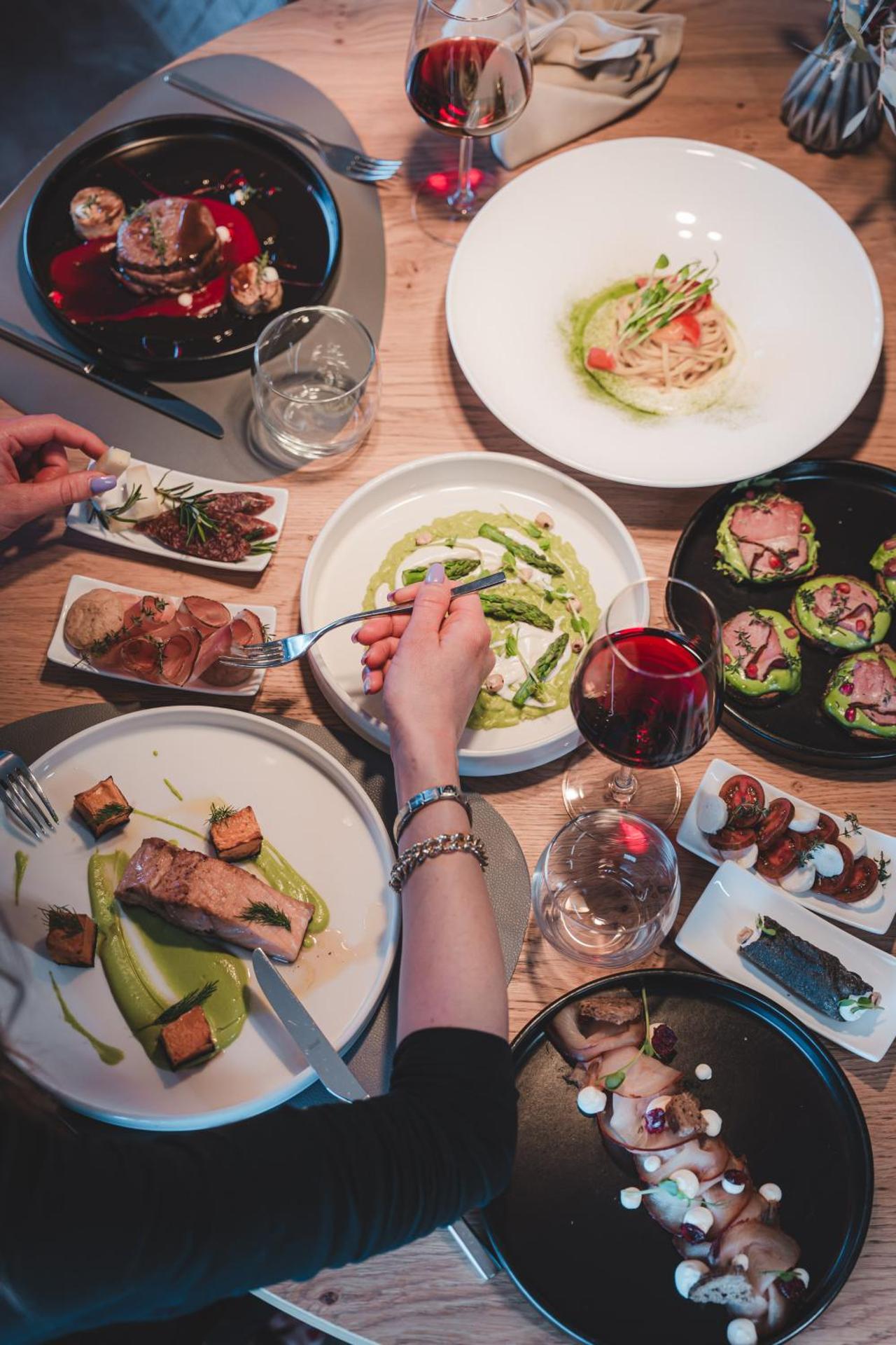 Restaurant/places to eat