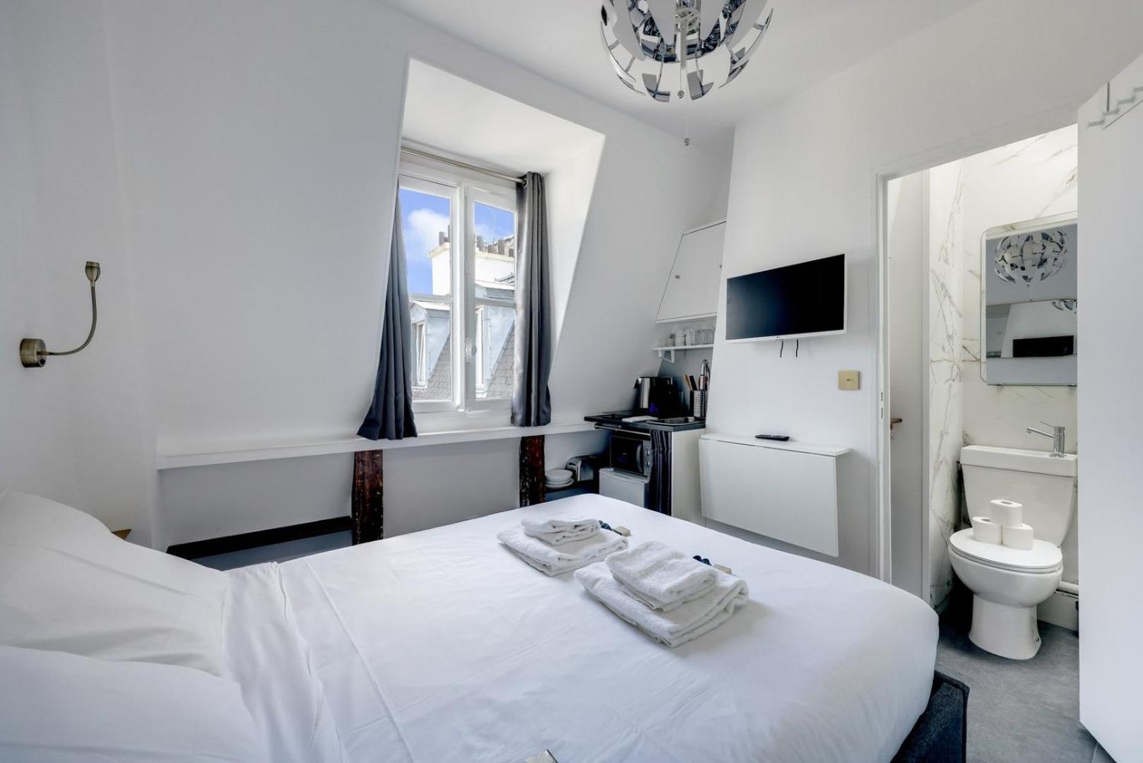 Paris Marais Rosiers 1