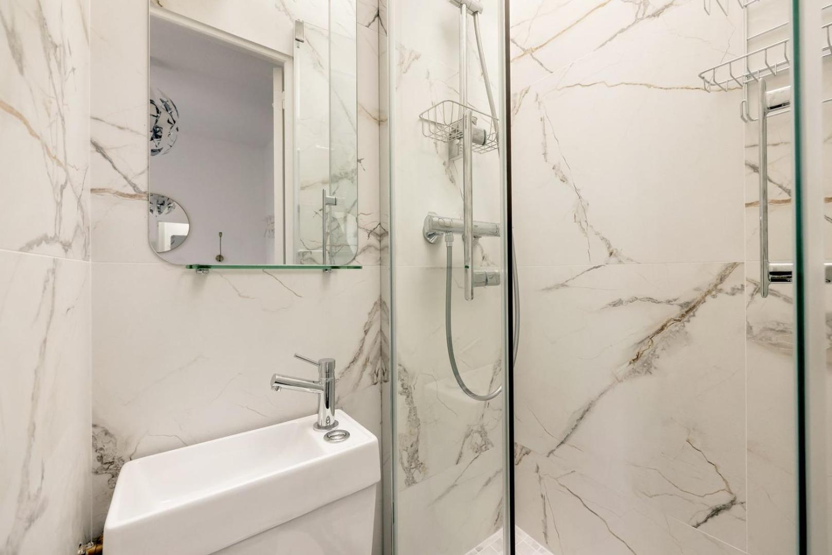 Paris Marais Rosiers 1