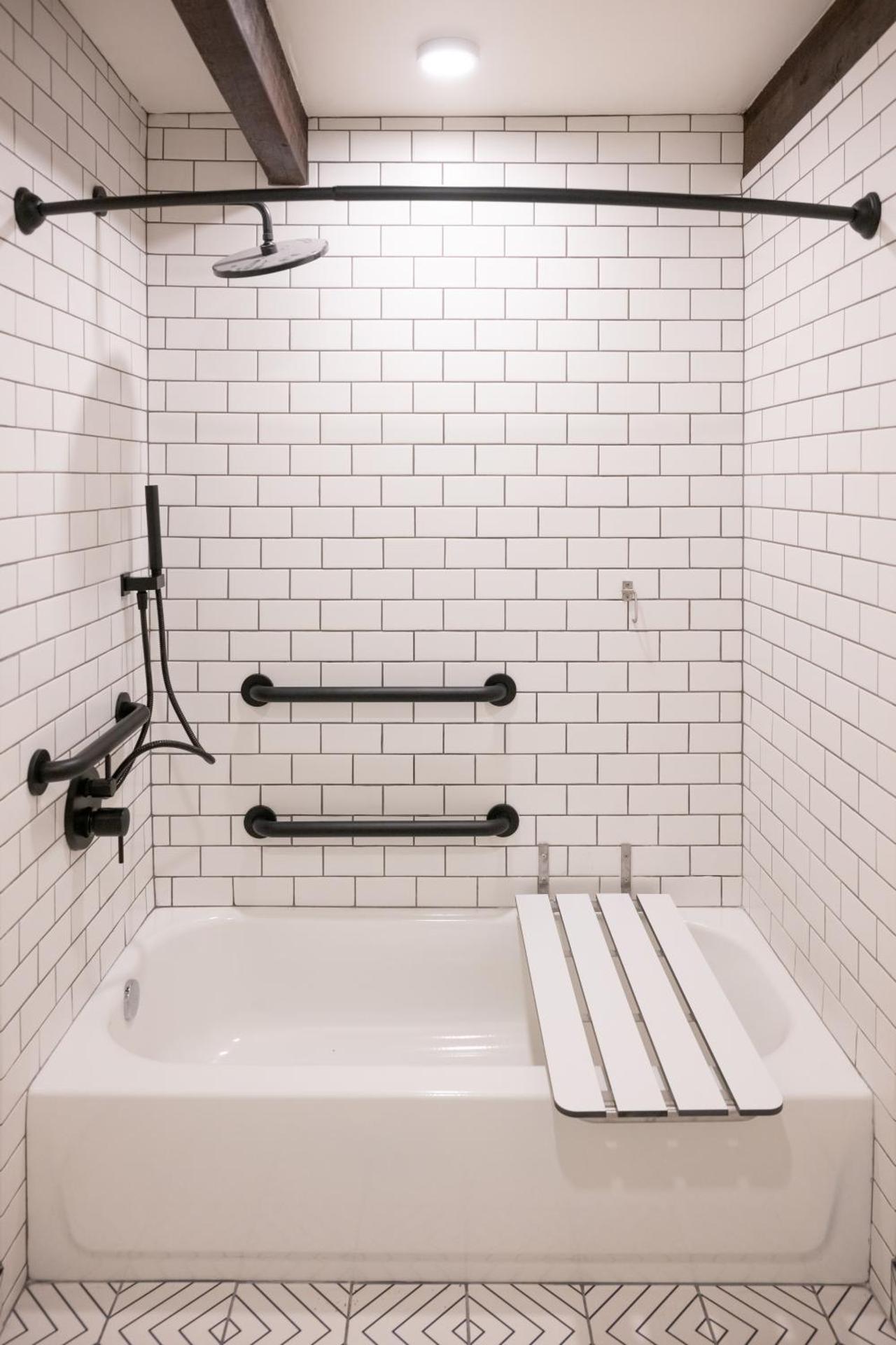 Queen Room - Disability Access