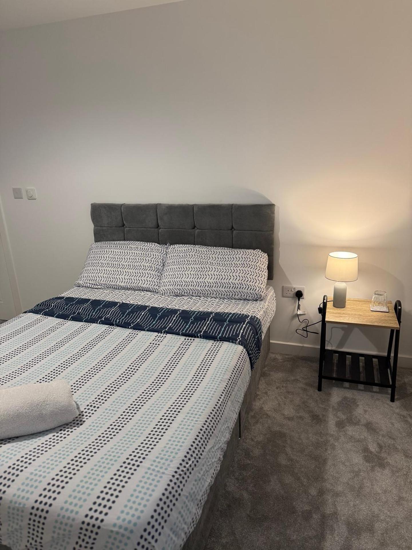 Large Room, 10 Min to Station