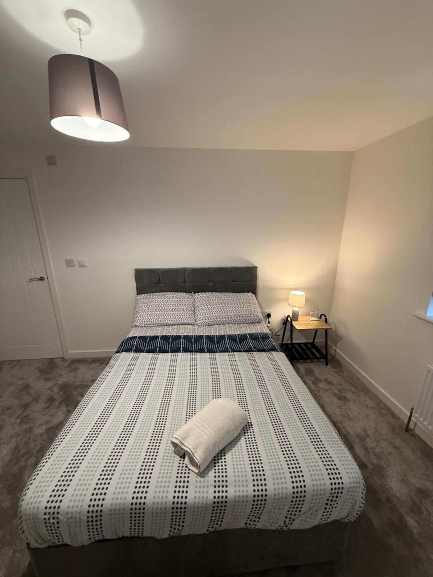 Large Room, 10 Min to Station