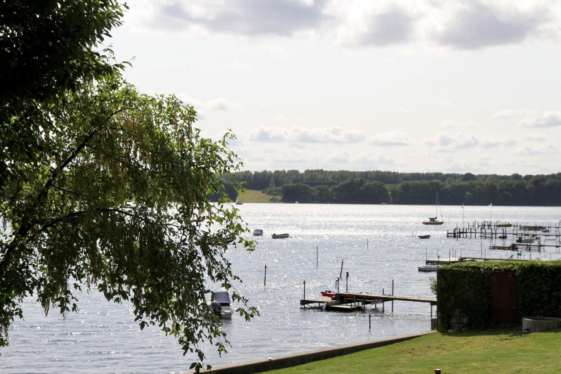 Sixtus Sinatur Hotel & Konference