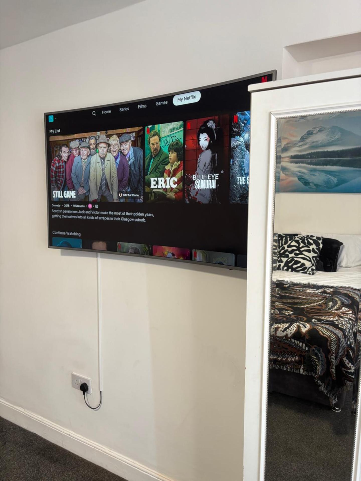 2 Bedroom Apartment Large room with WiFi and Smart TV