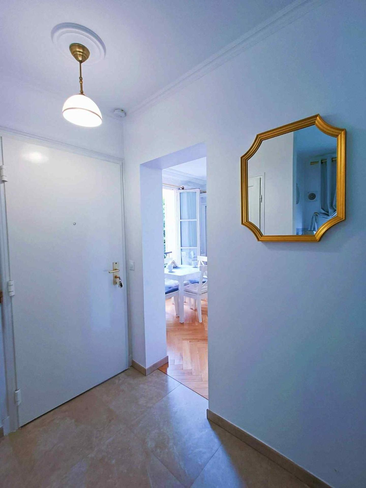 Au Petit Trianon Bleu