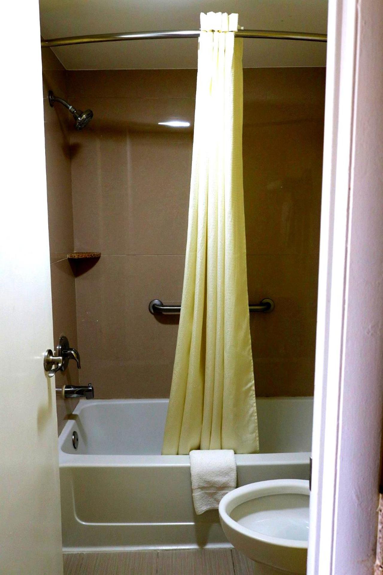 Elkton Lodge - Newark - Elkton University Gateway