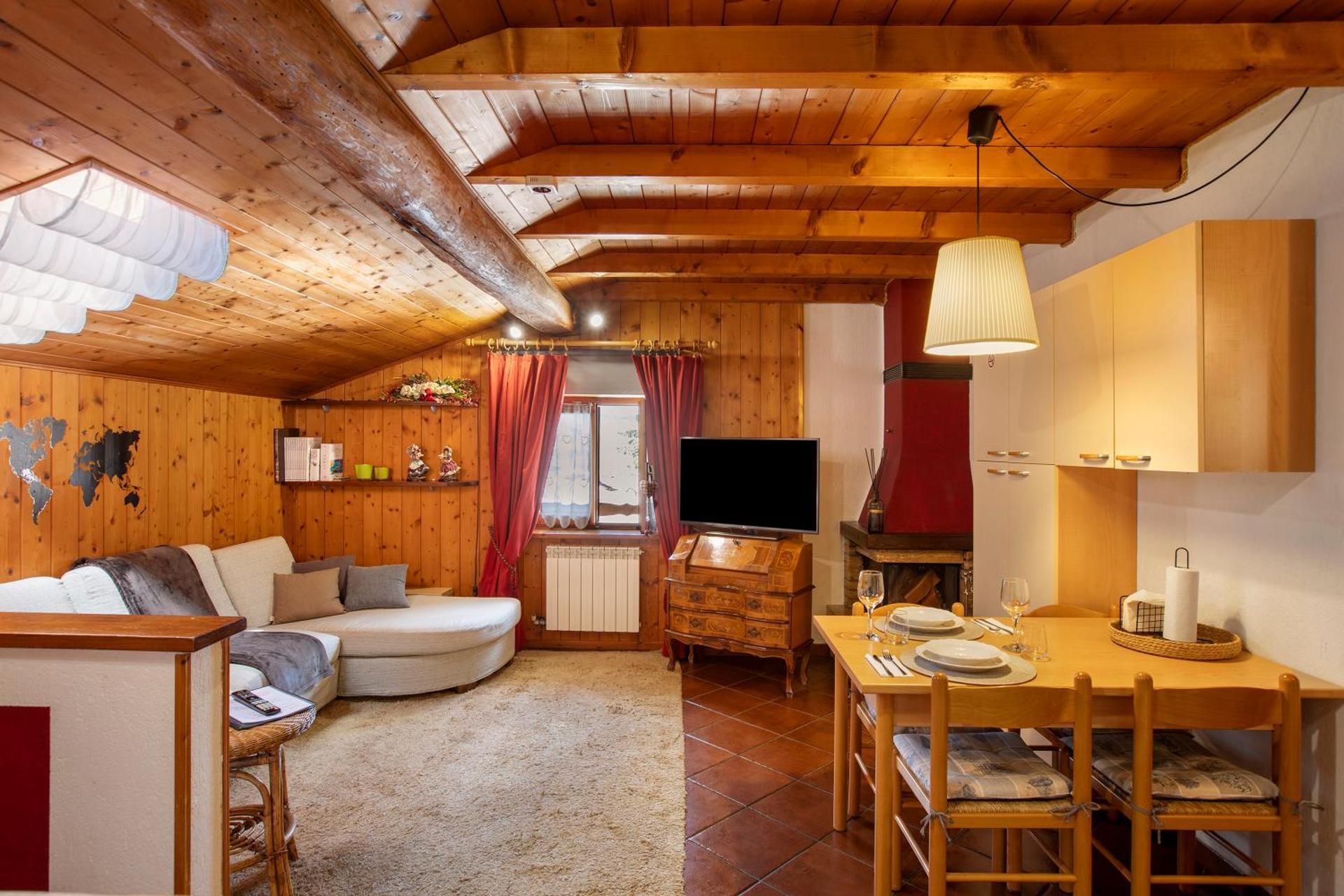 Graziosa Mansarda vista montagne