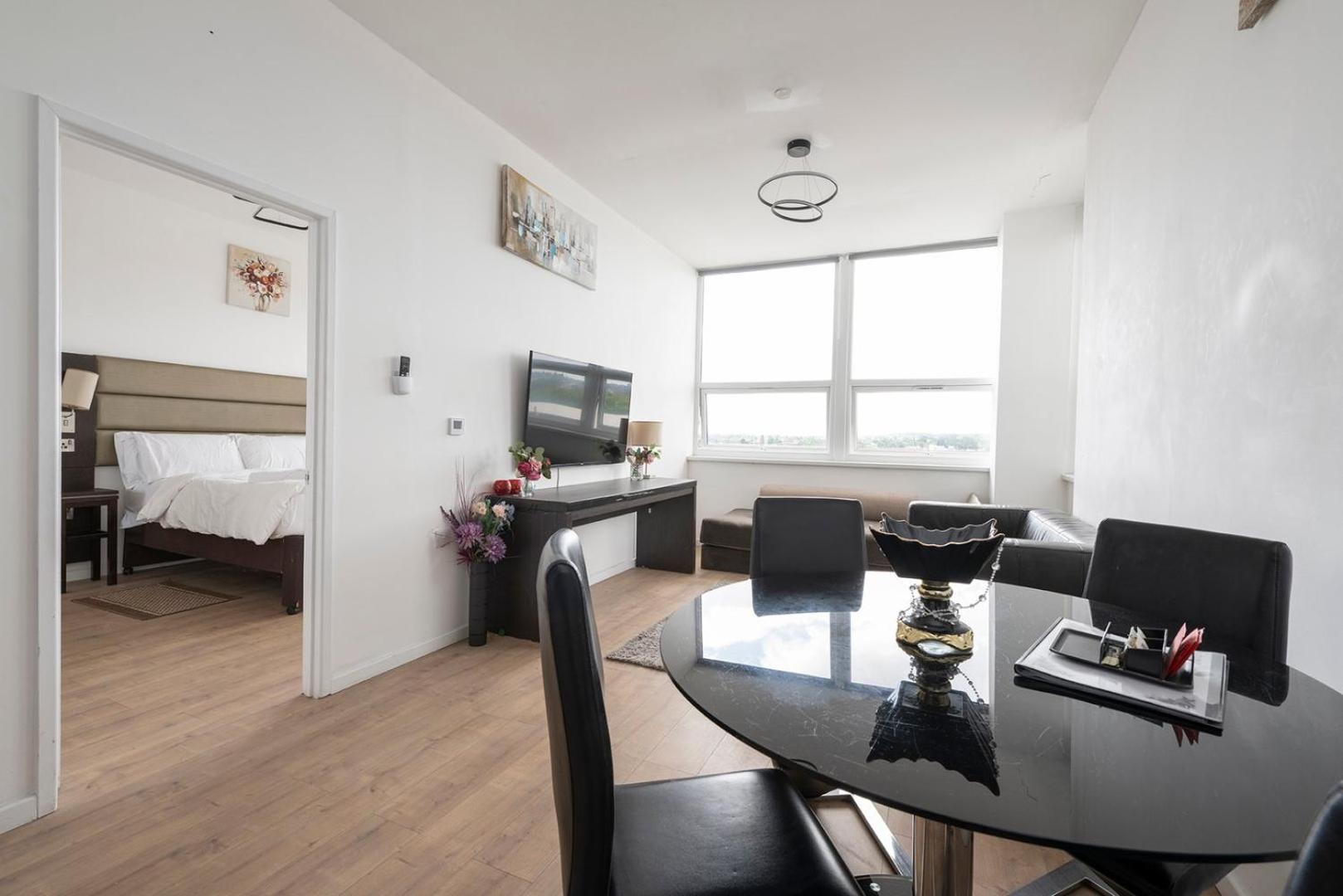 Hawthorns Apartments