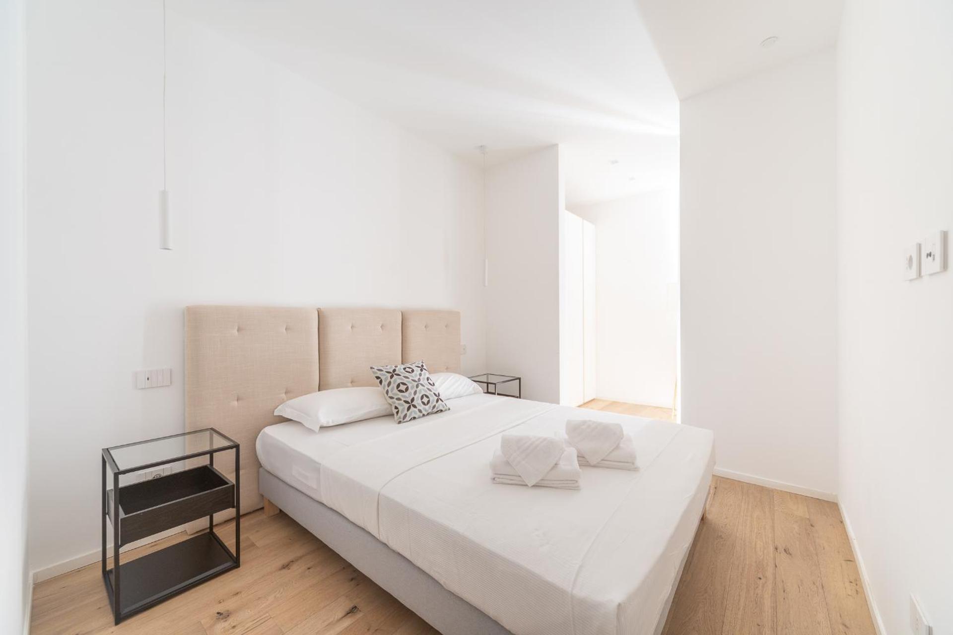 Enora Aapts by Sweett - Sirtori