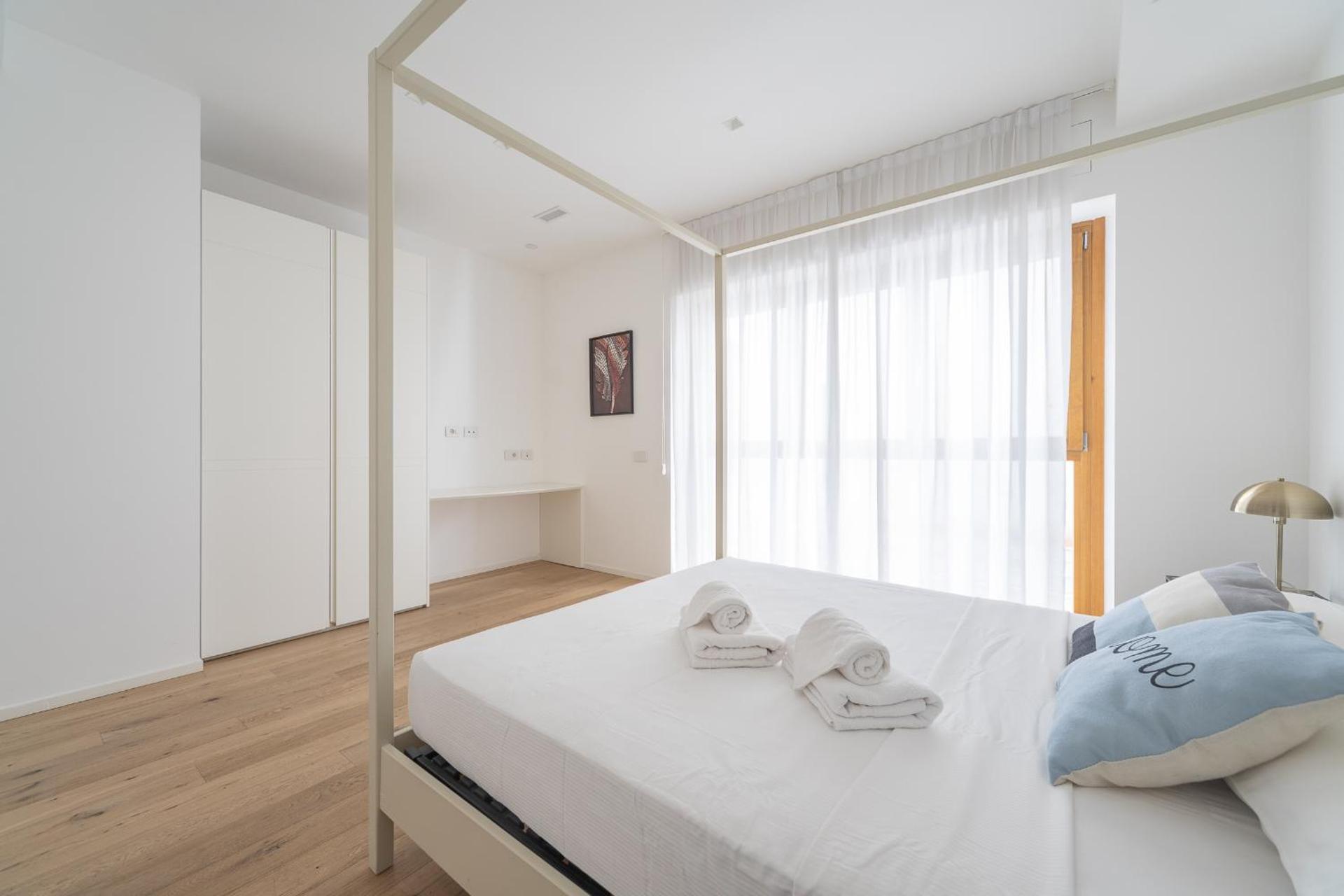 Enora Aapts by Sweett - Sirtori