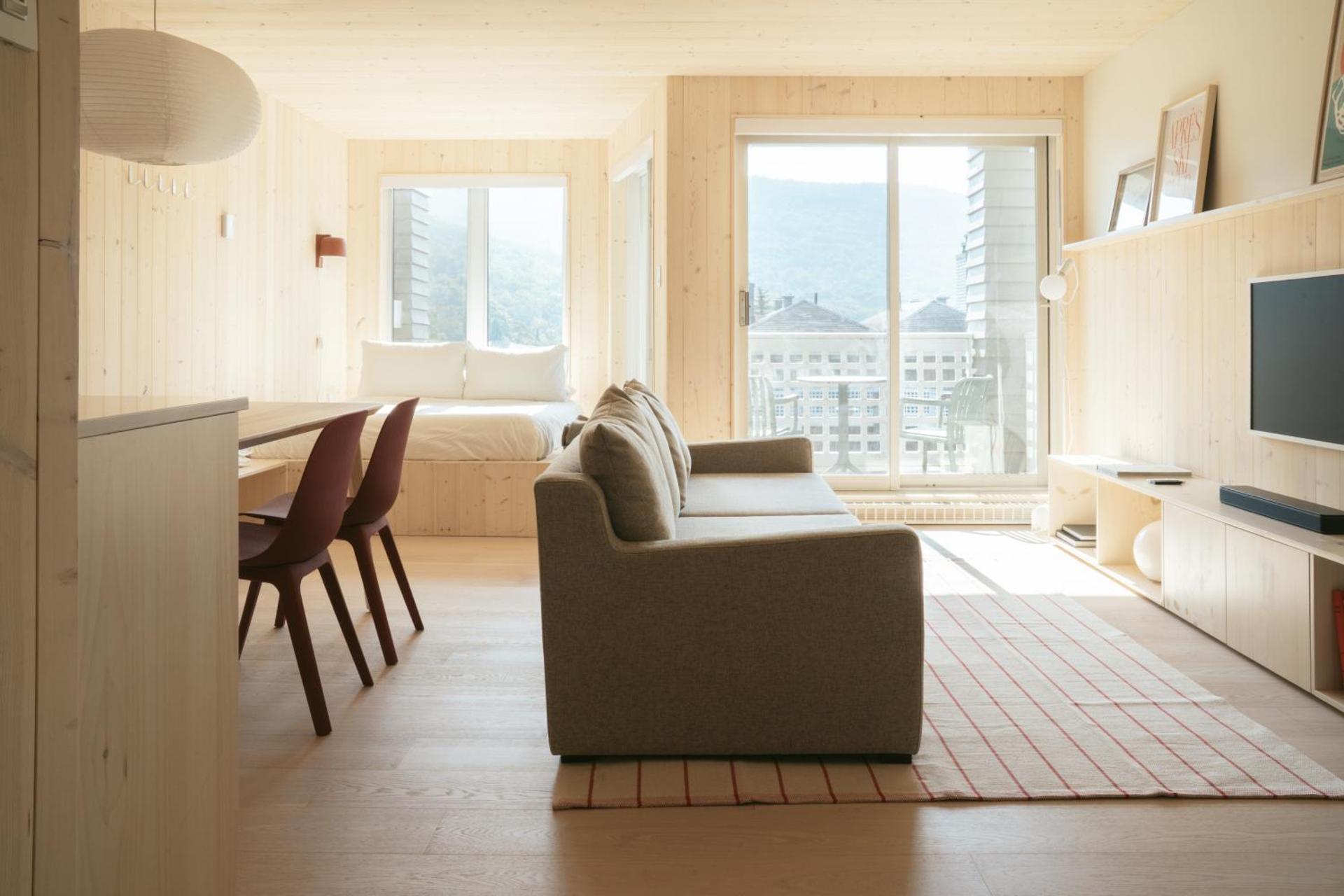 Communal lounge/ TV room