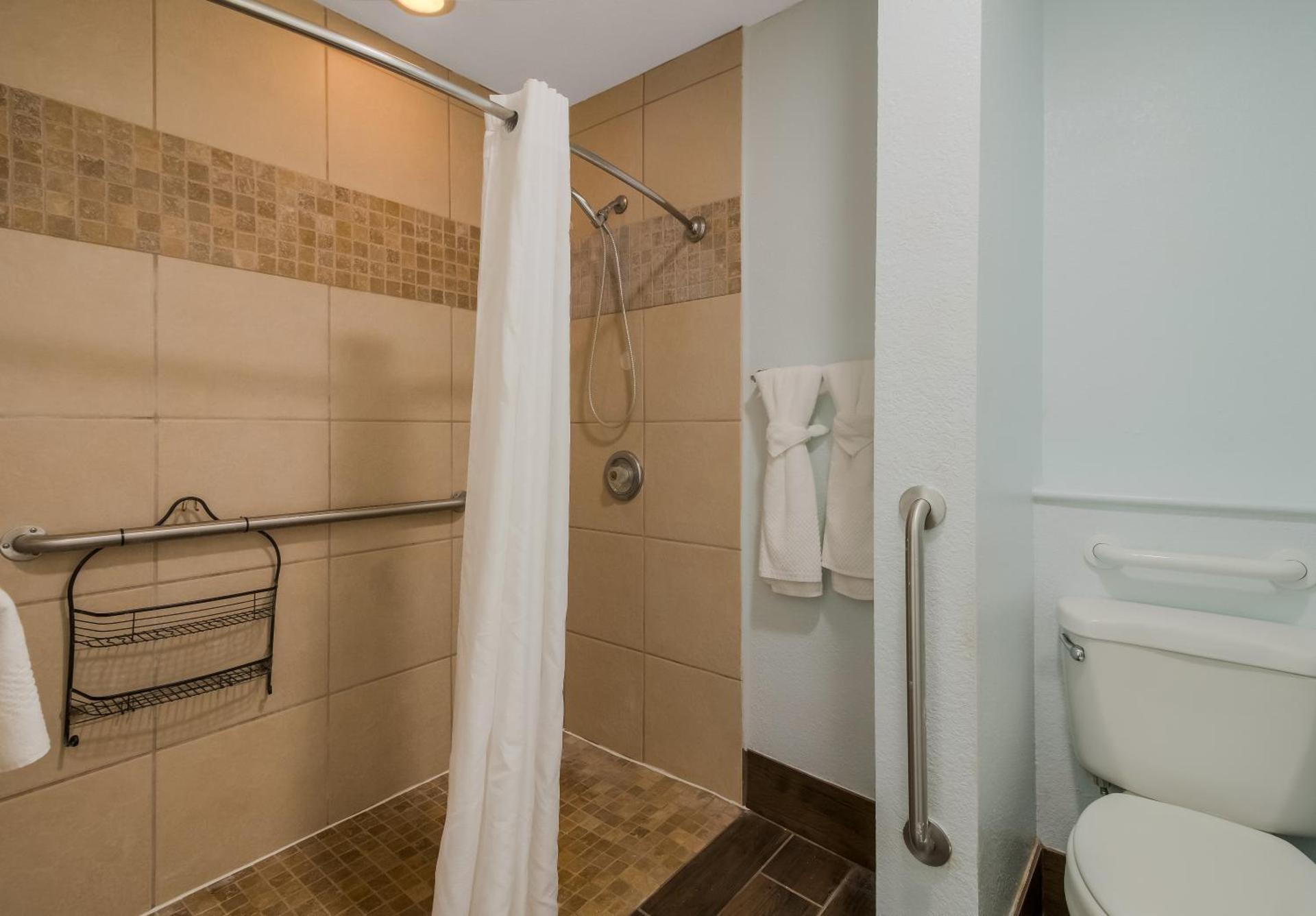 Efficiency King Suite with Sofa - Disability Access/Non Smoking