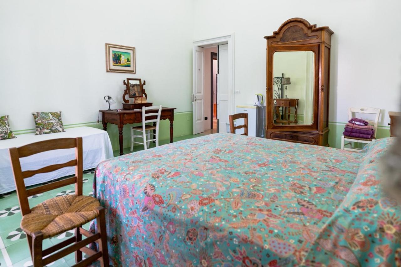 Deluxe Double Room (2 Adults + 1 Child)