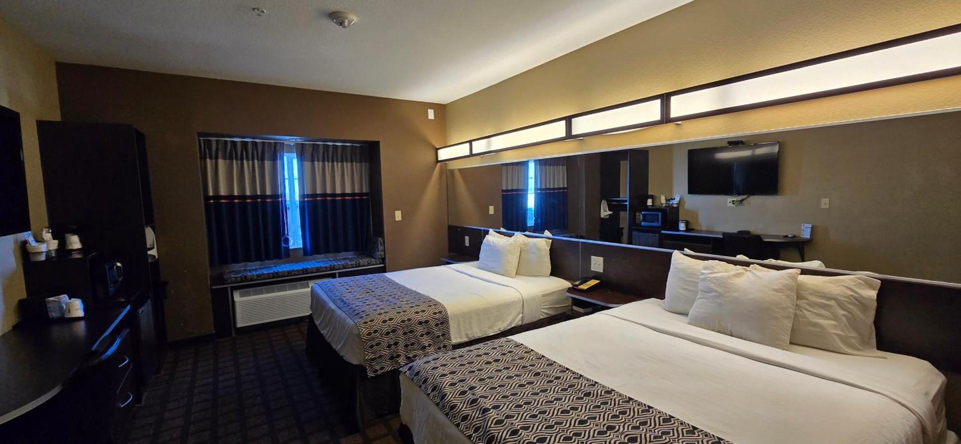 Queen Room with Two Queen Beds - Disability Access/Non-Smoking