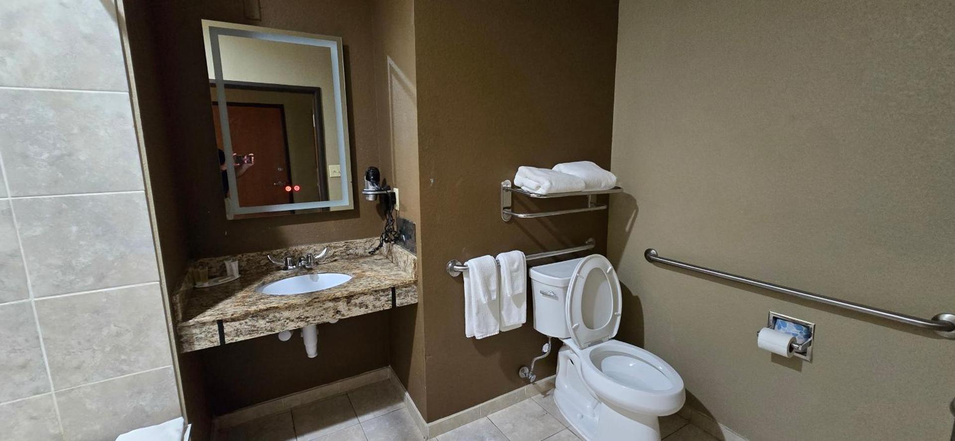 Suite with Two Queen Beds - Mobility Access/Non-Smoking