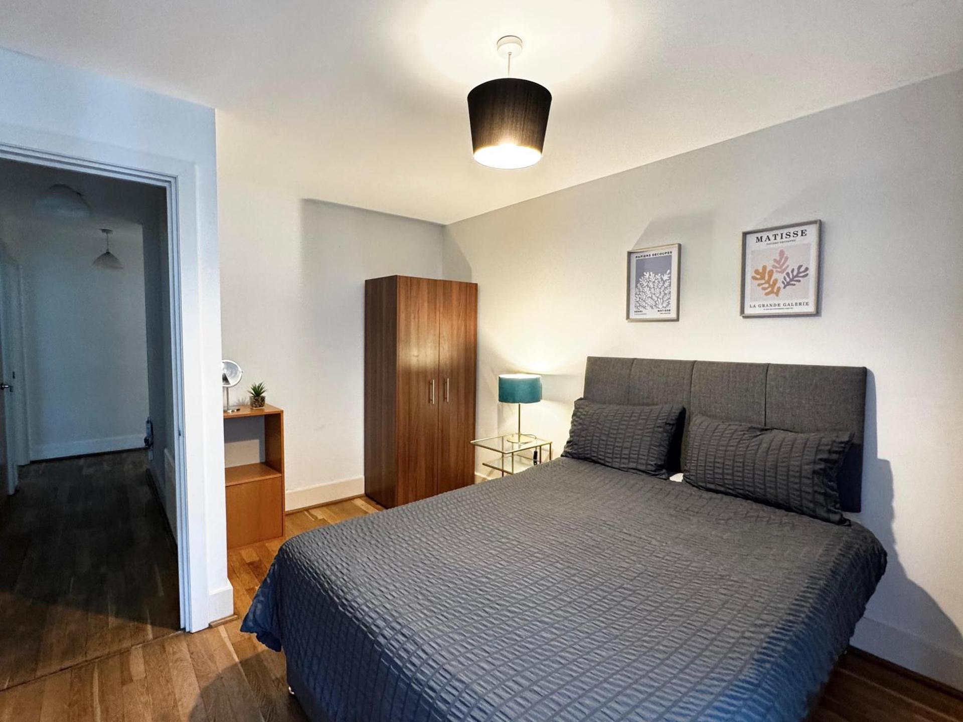 Amazing Thames view apartment