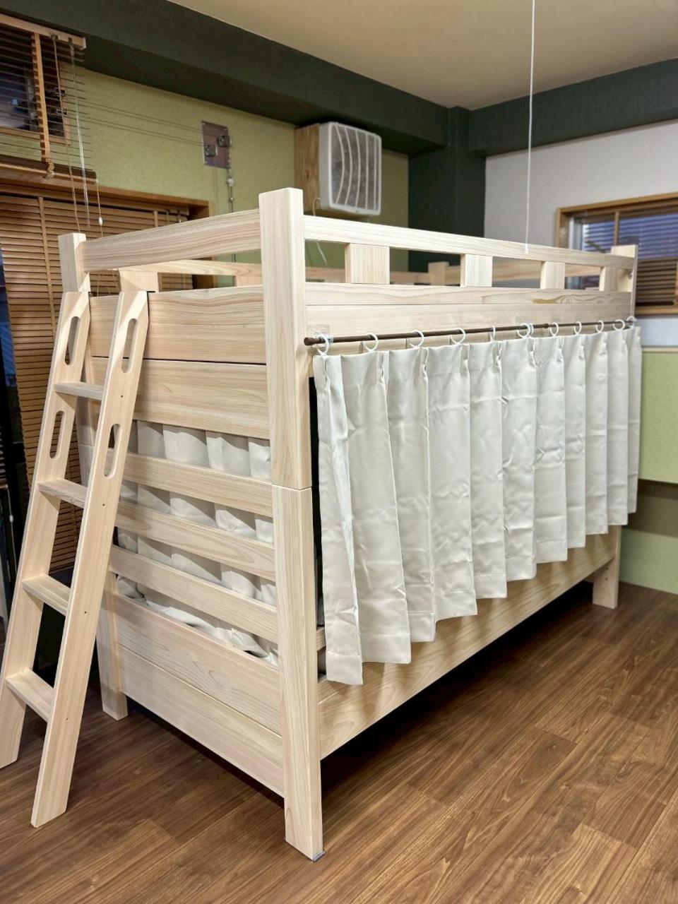 bunk bed
