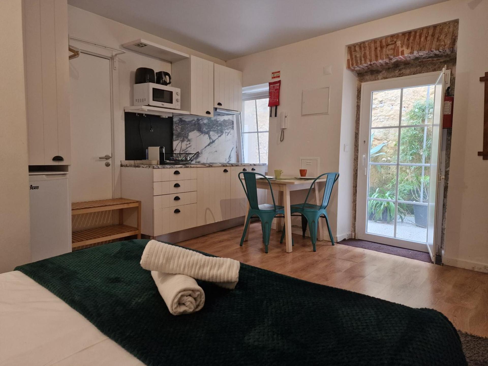 Classic Lisbon Homes: Bright & Central in Belém