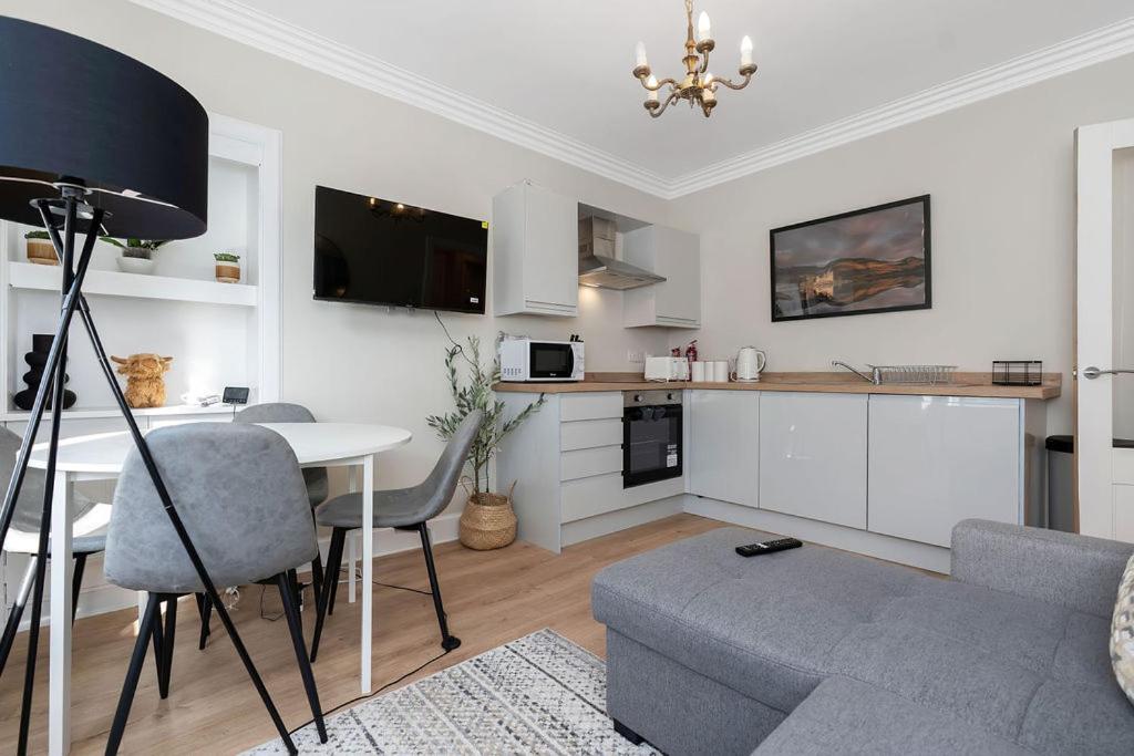 Vacant Nest Central Location Wifi & Shops