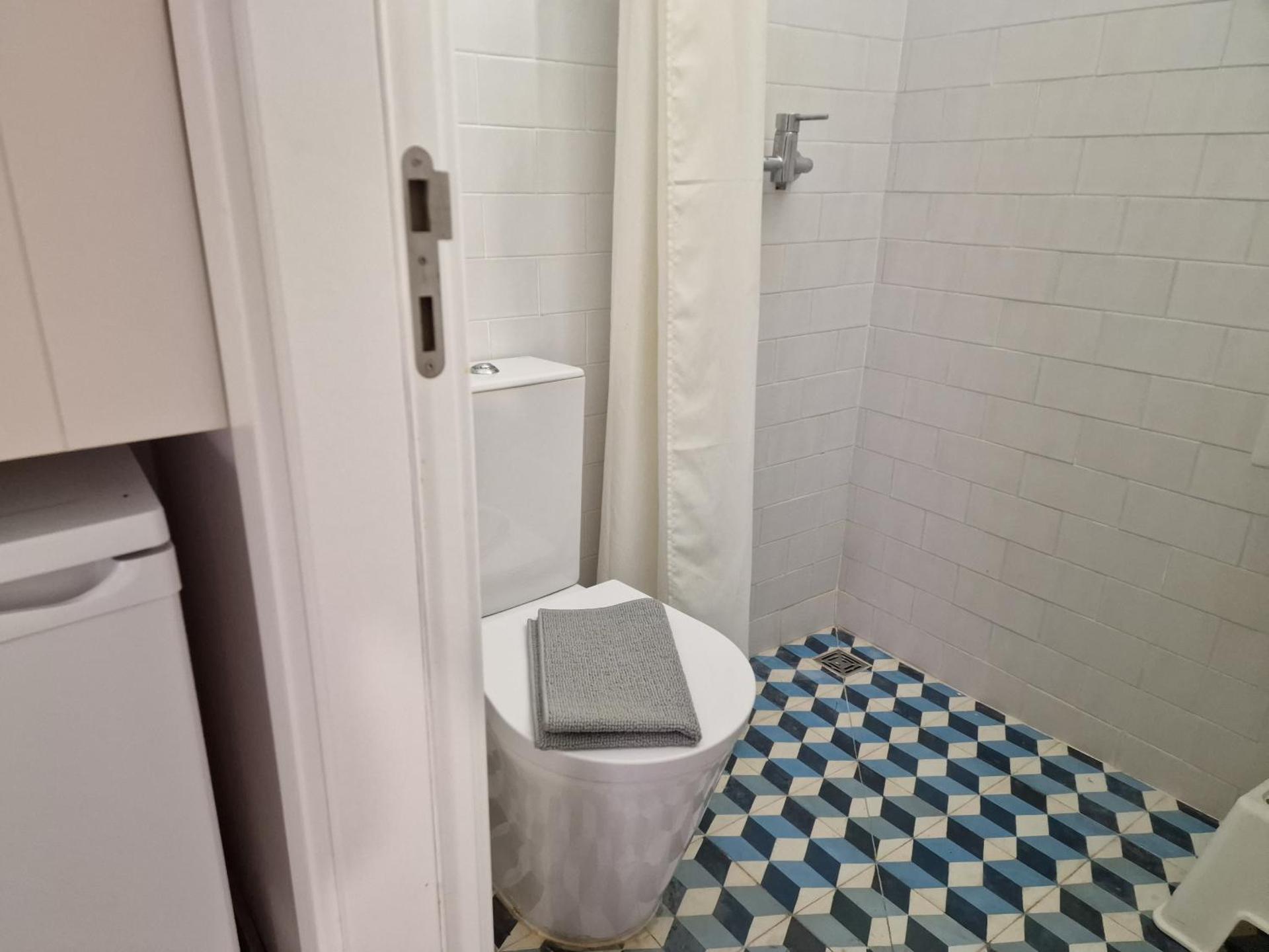 Classic Lisbon Homes: Bright & Central in Belém