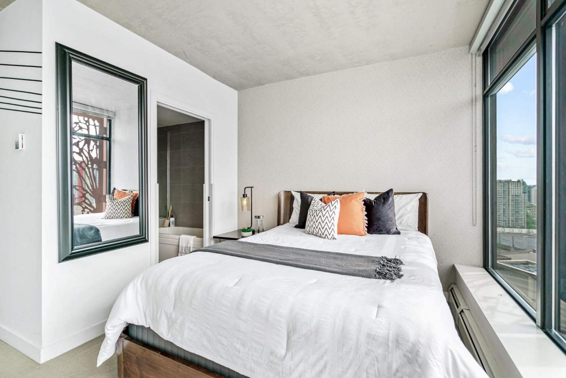 Modern Downtown Stay!