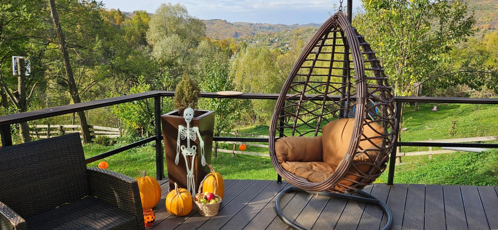 Forest House Doftana