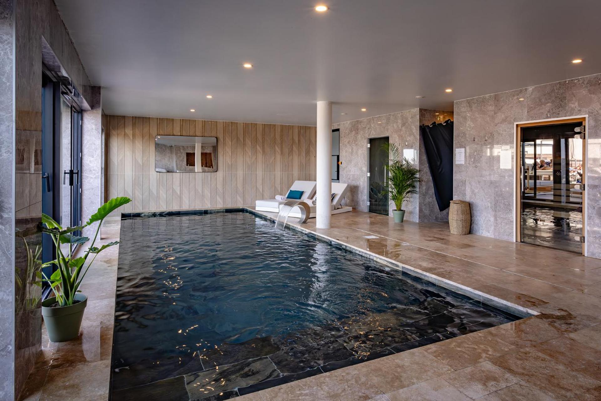 Les Vagues Hotel & Spa