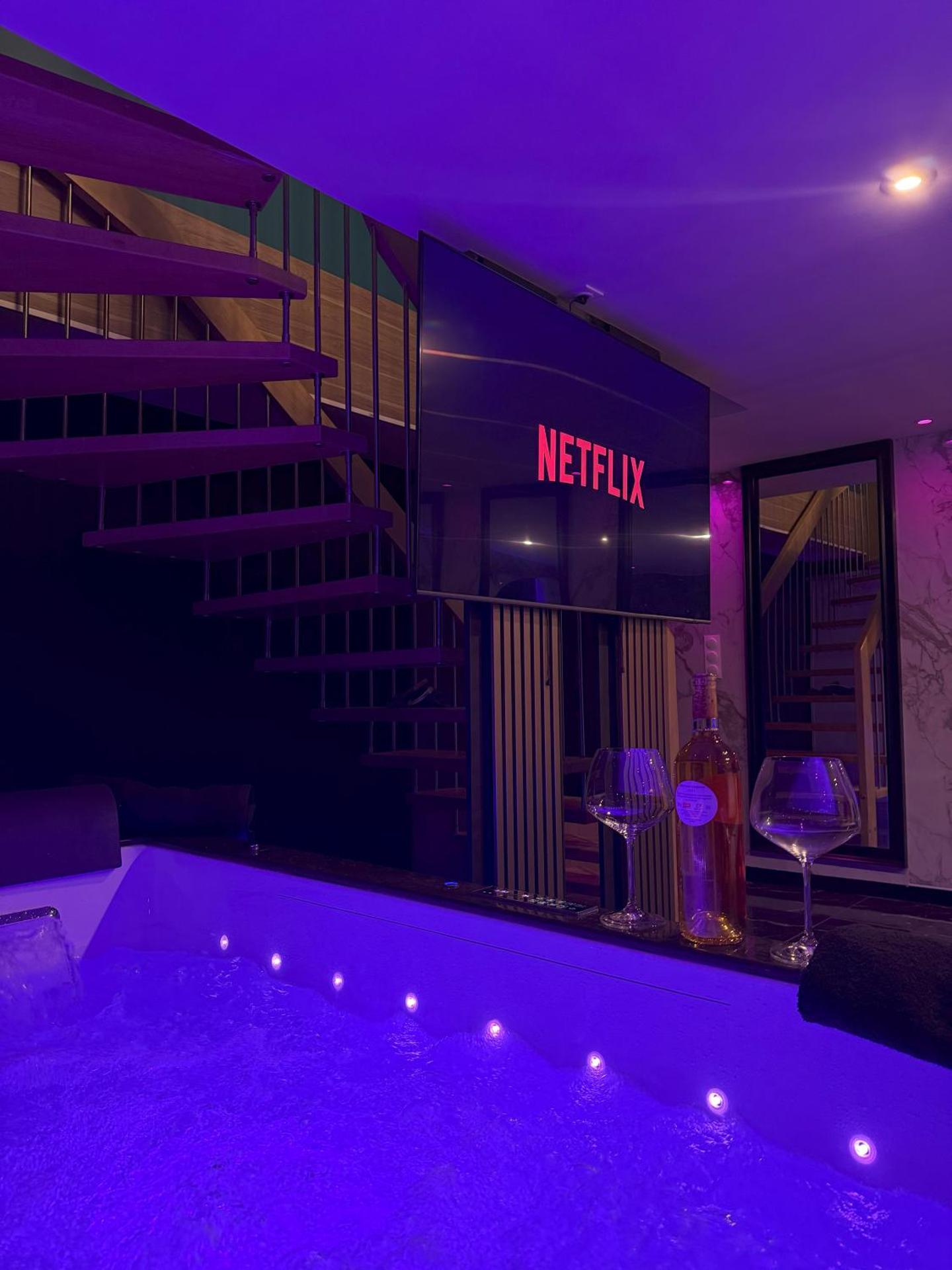 La Suite Genève Gaillard - Jacuzzi Privé & Séjour Luxe