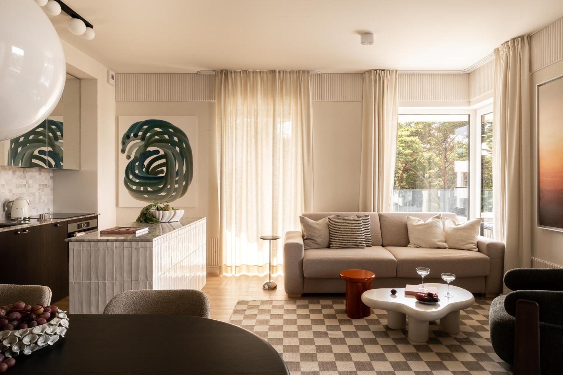 JURATA LIDO EXECUTIVE SUITE by JWPM