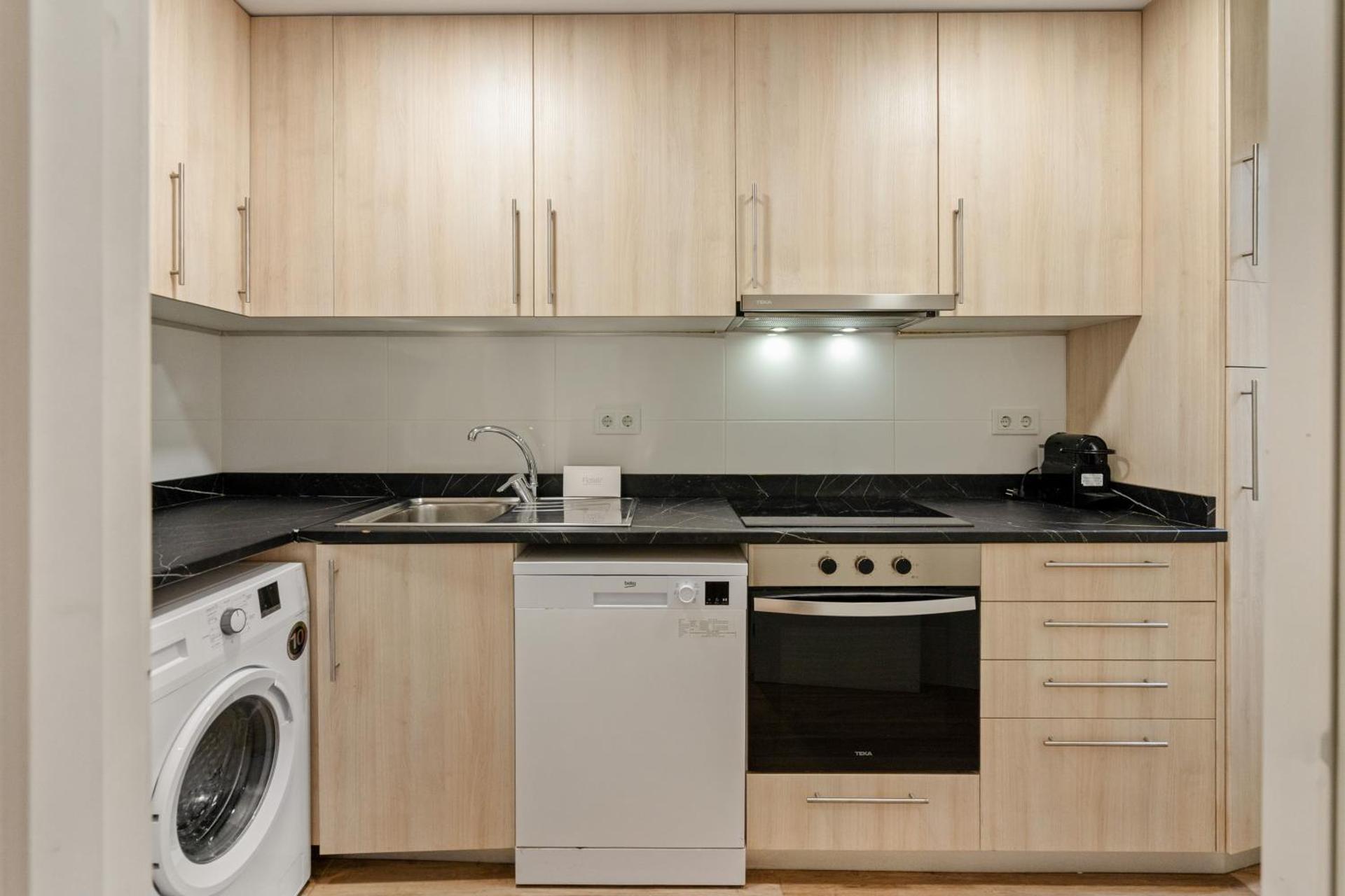 Flateli Espronceda 32