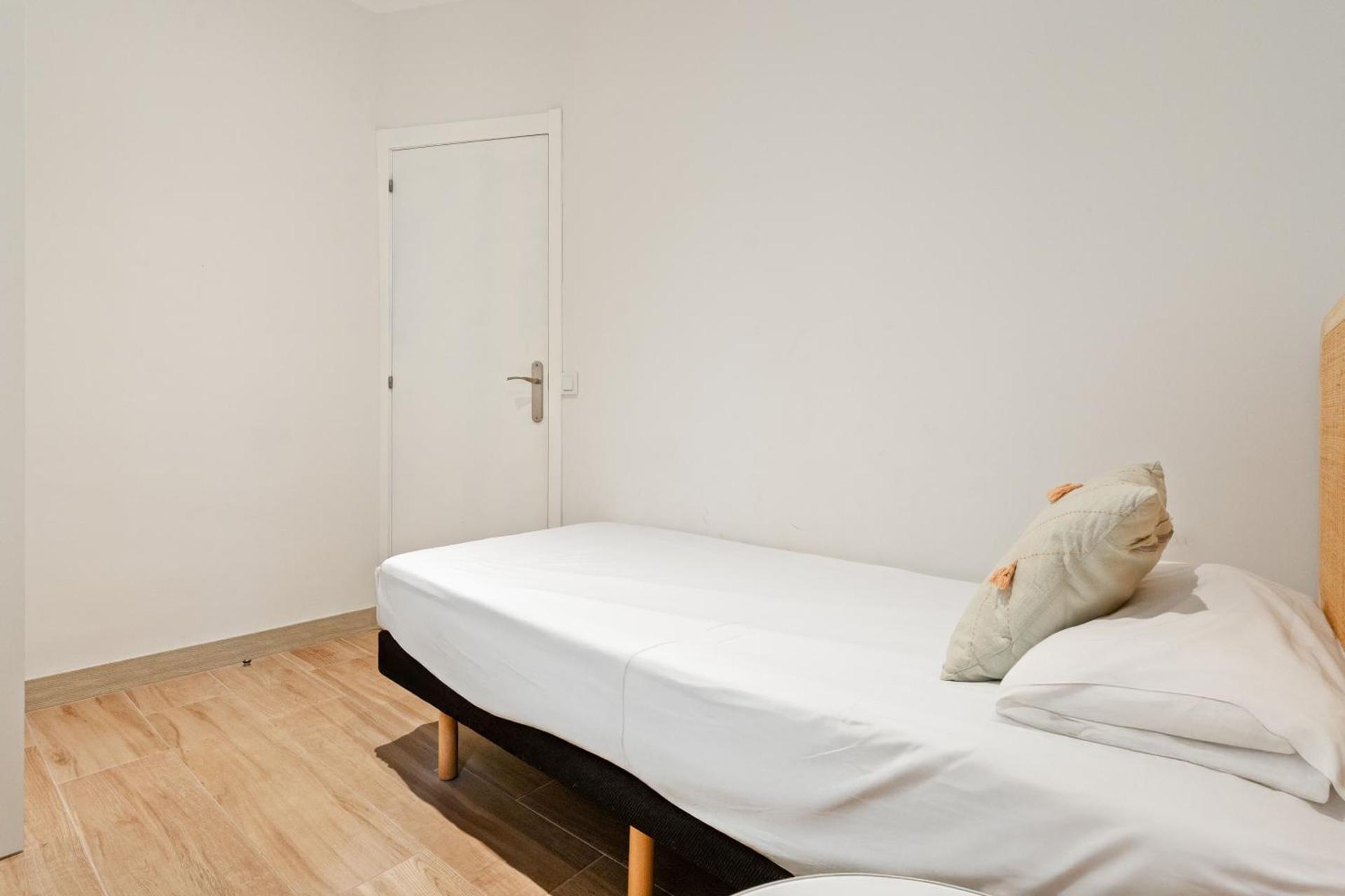 Flateli Espronceda 32