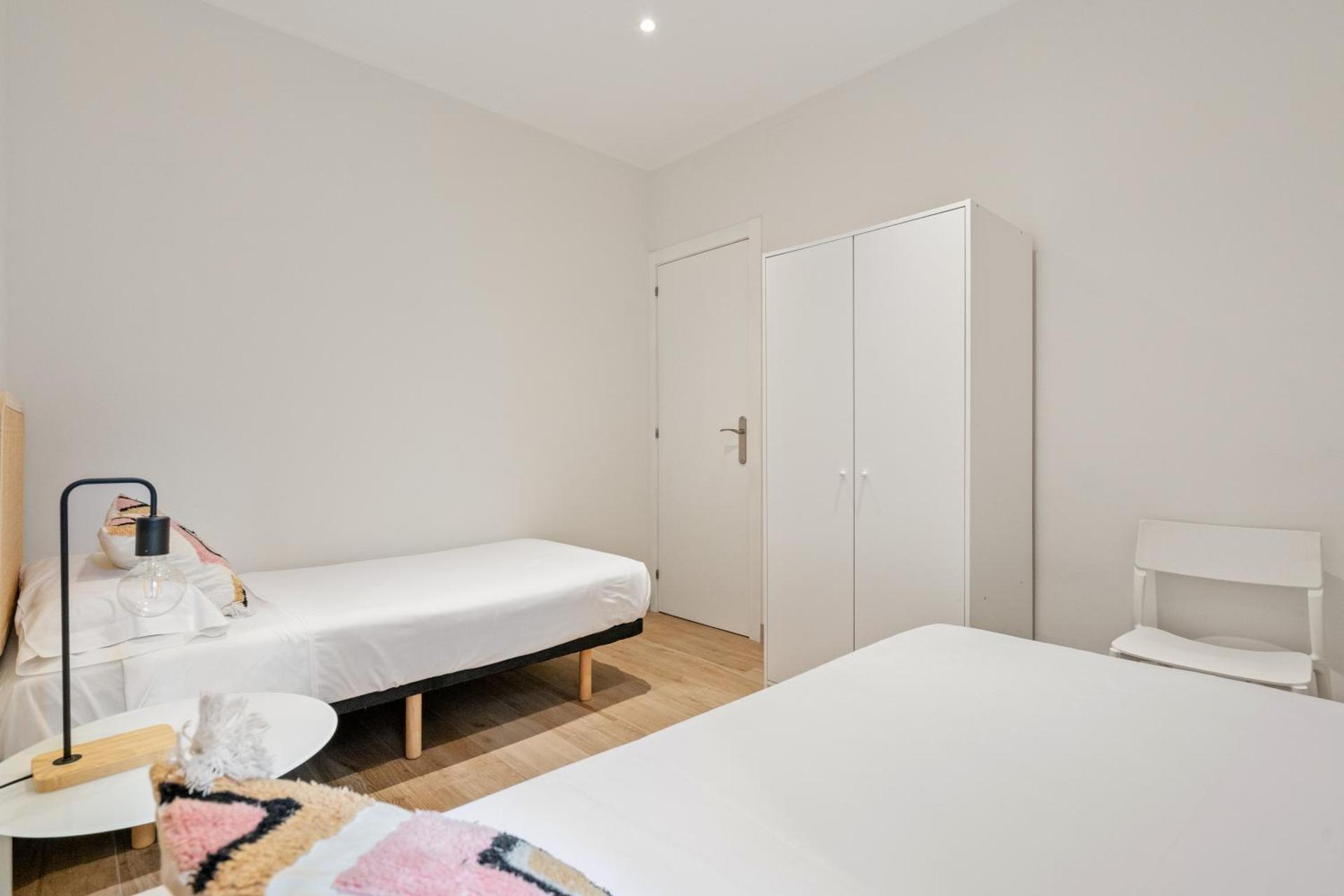 Flateli Espronceda 32