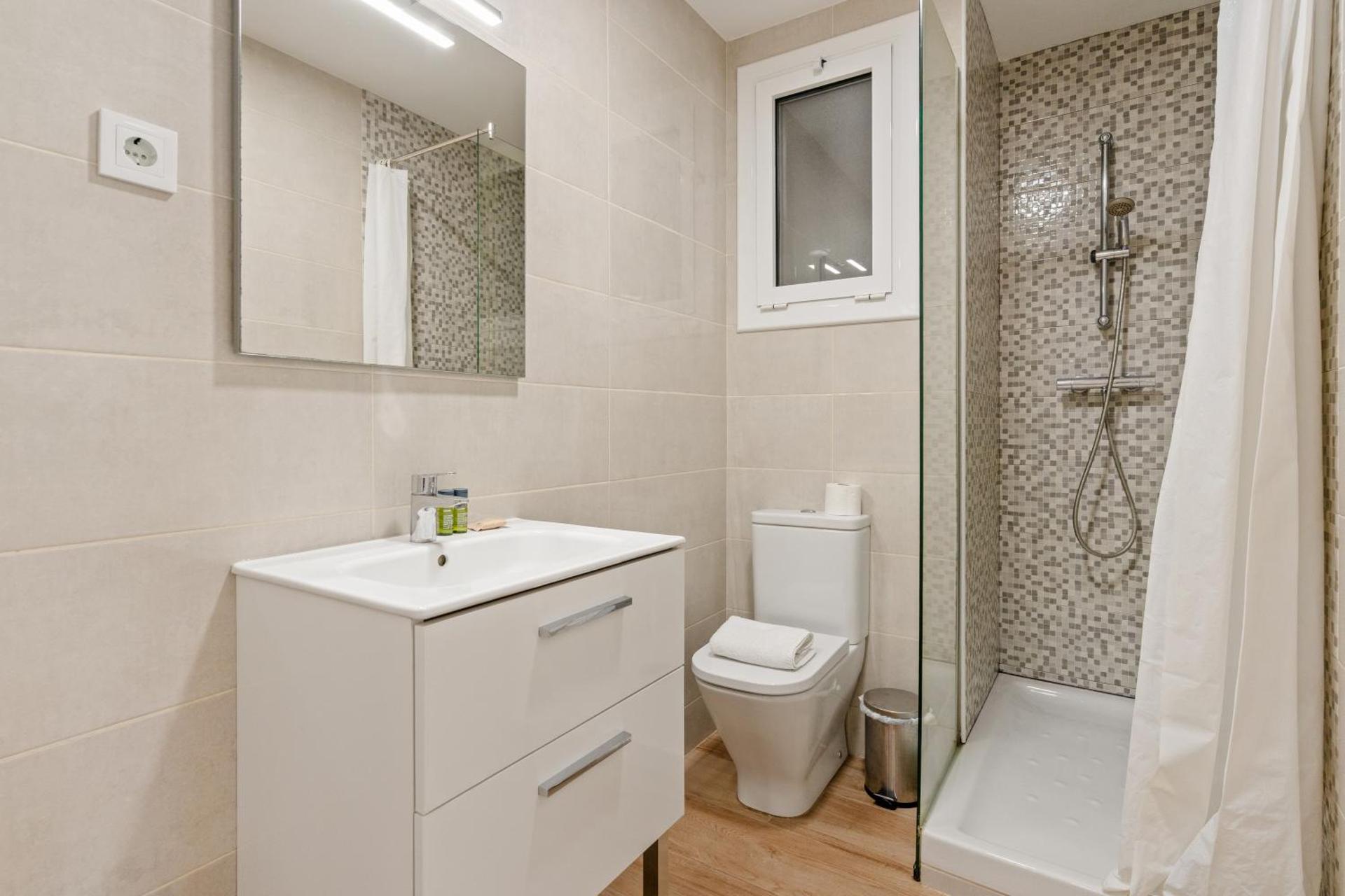 Flateli Espronceda 32