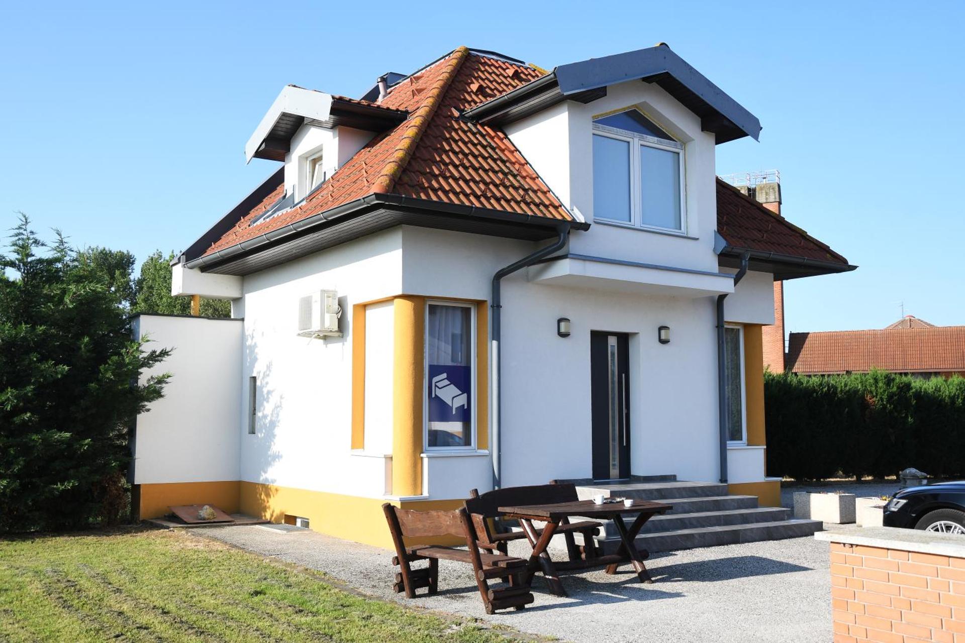 Hotel Rózsa Csárda Bungalow & Caravan Park