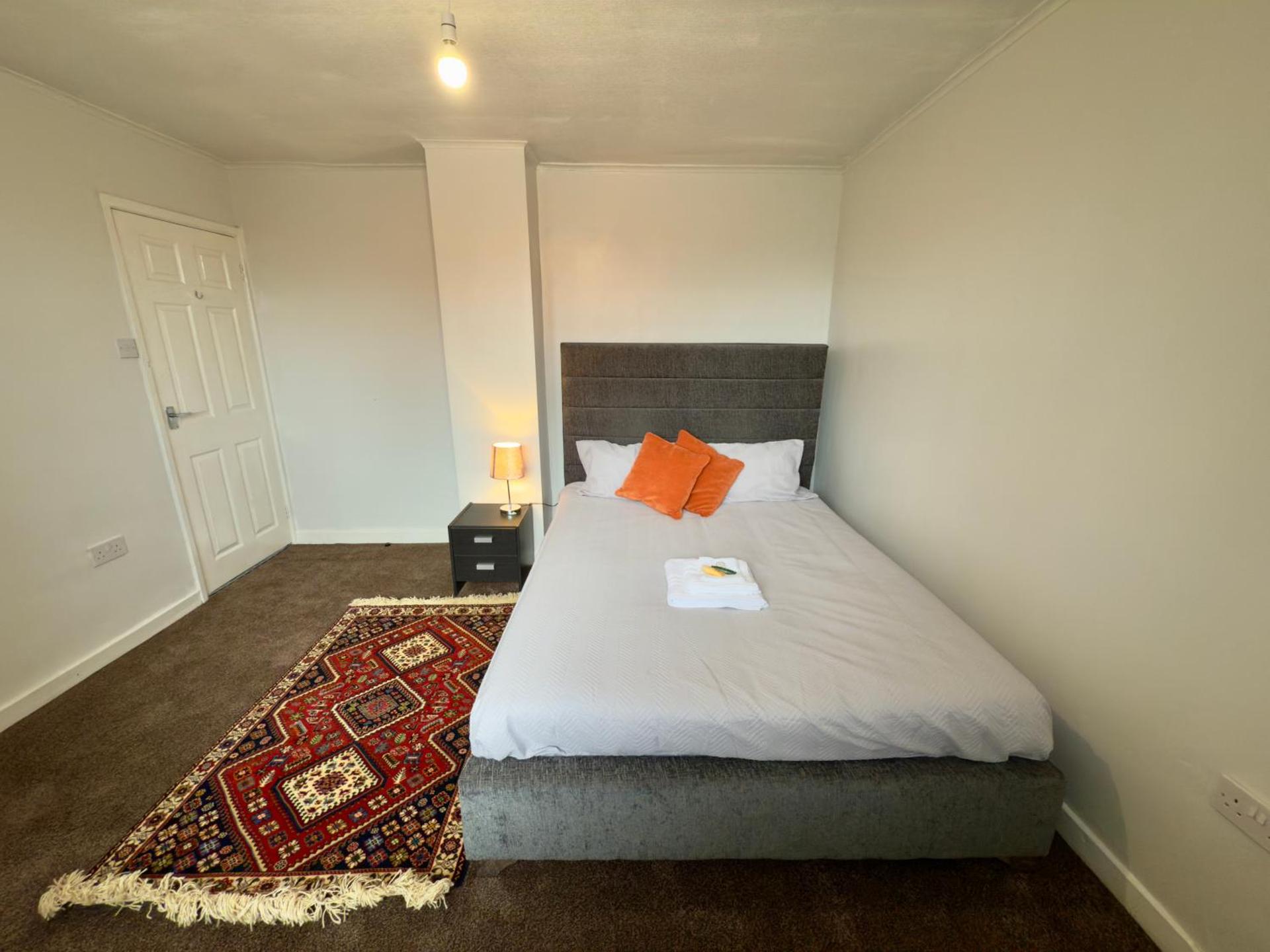 Spacious Home Near City Centre