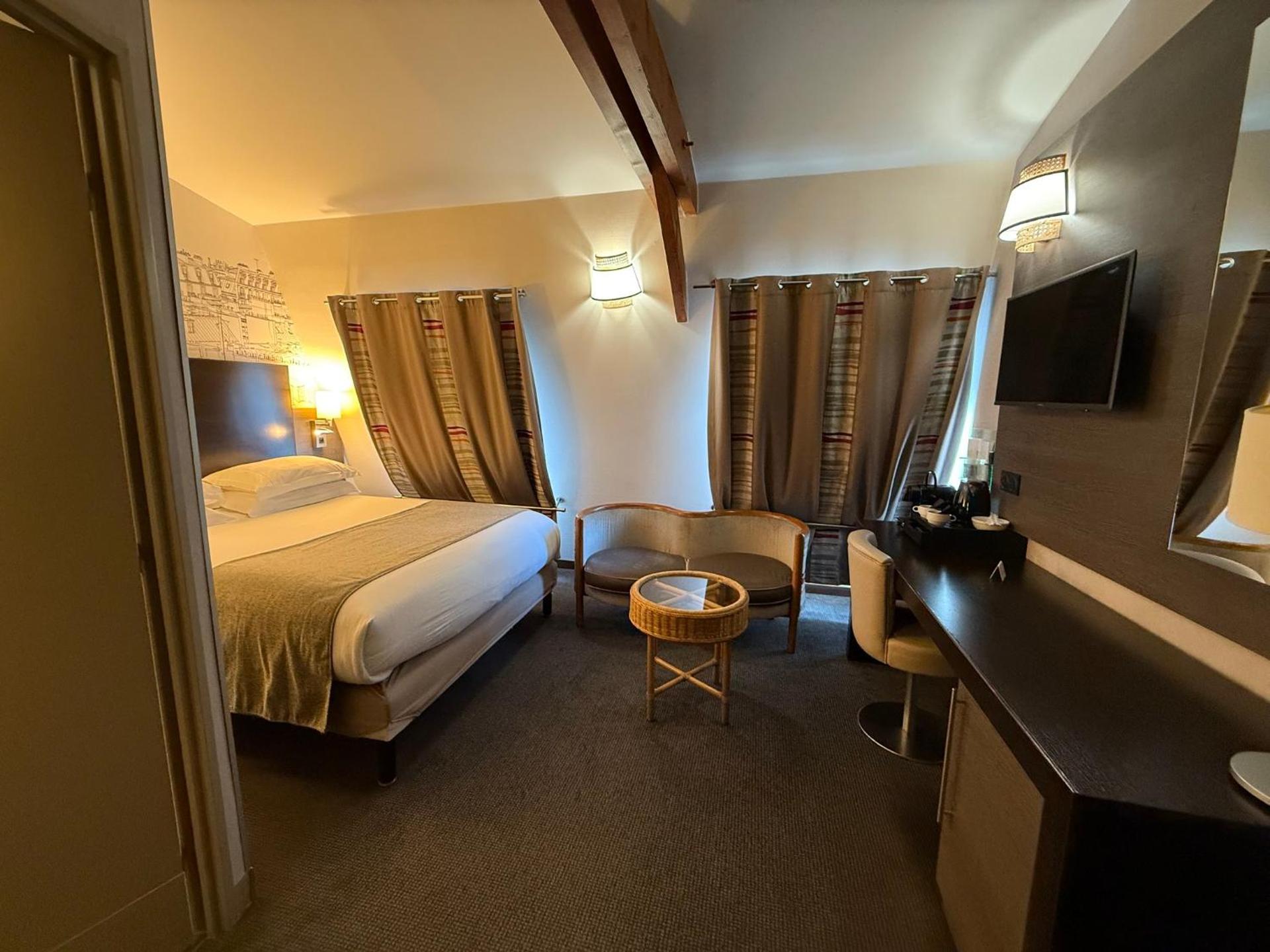 Photo of the whole room