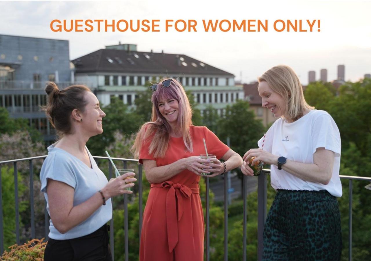 Josephine's Guesthouse - WOMEN ONLY with rooftop and community area